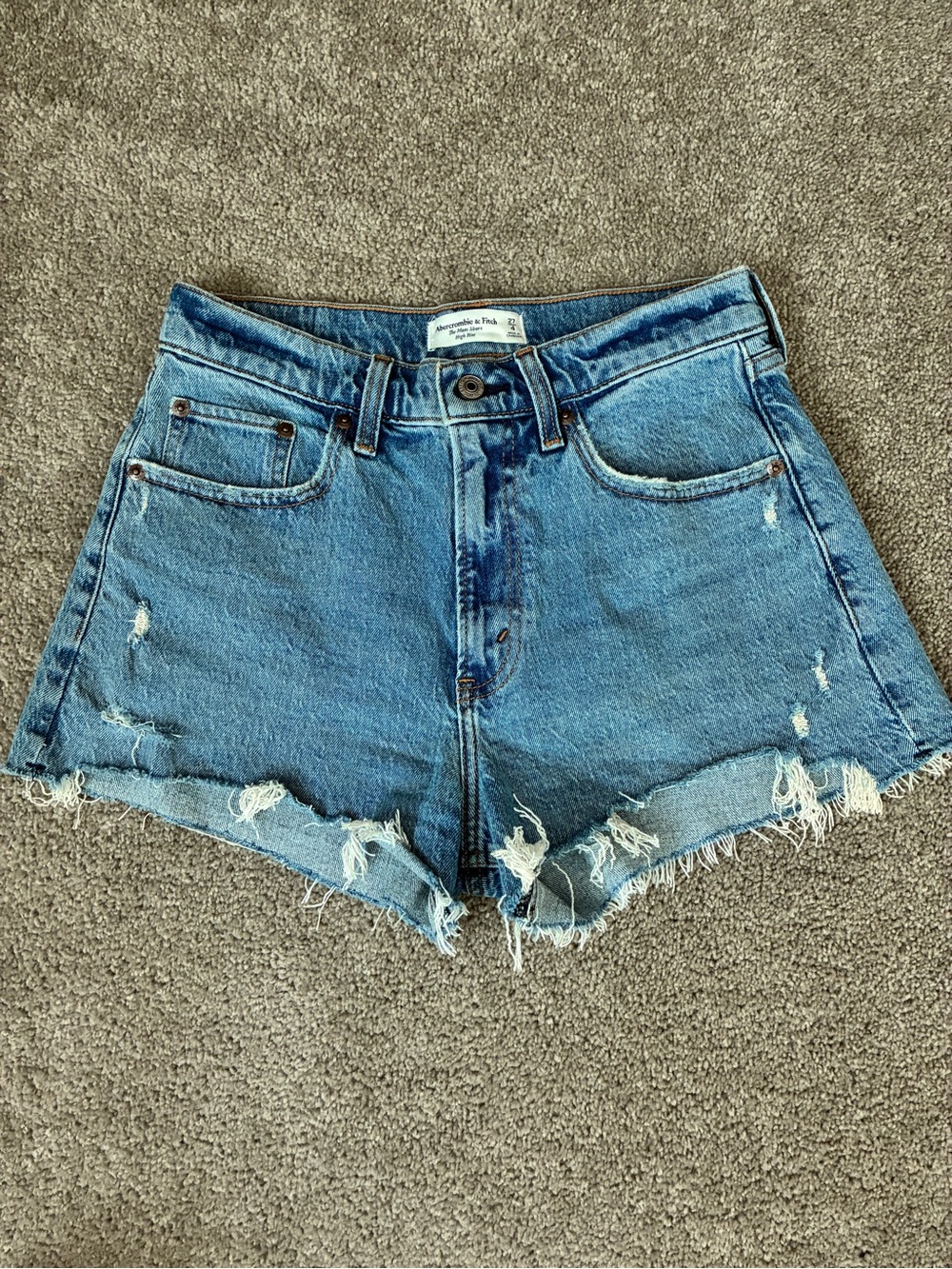 Abercrombie & Fitch The Mom Short High Rise